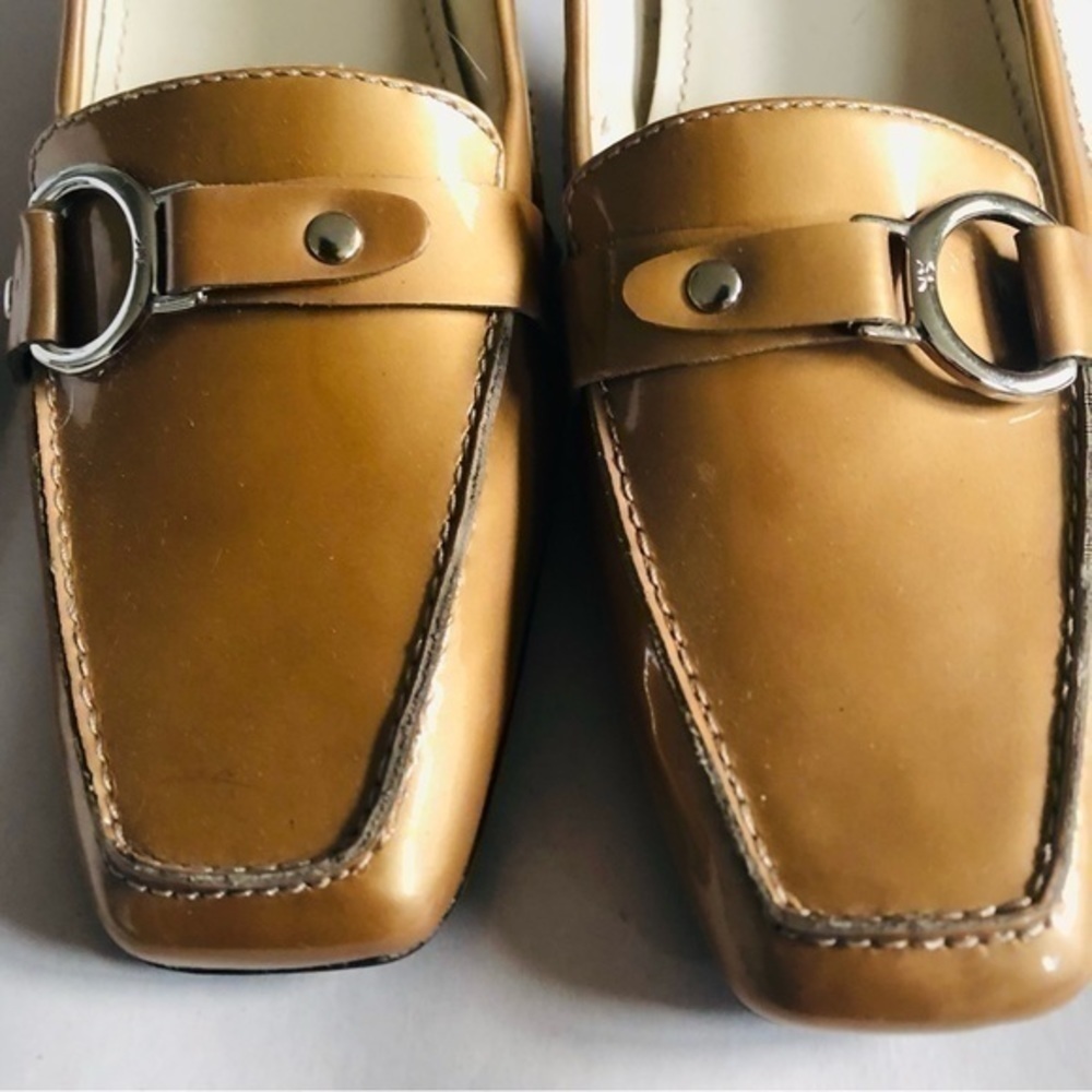 Anne Klein Golden Shoes Size 7M - Picture 3 of 7